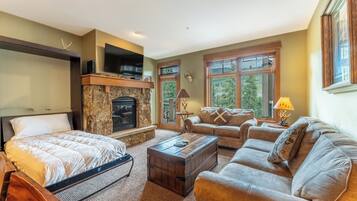 Condo (1 Bedroom) | Property amenity