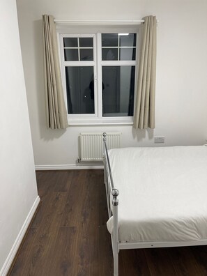 4 soverom, wi-fi (inkludert) og sengetøy