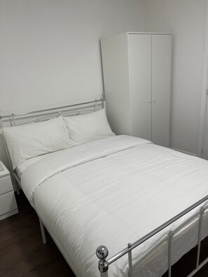 4 soverom, wi-fi (inkludert) og sengetøy