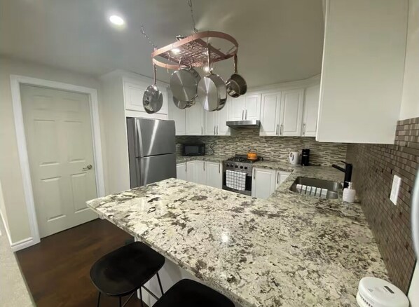 Private kitchen - Lovely one bedroom apartment on a river (Nanticoke)