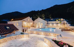 A heated pool - Villa Mediterranean Estate (Uskoplje)