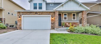 4 bed/3 bath Home in the HEART of Salt Lake City! Great shopping and food! 
