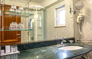 Badewanne, Haartrockner