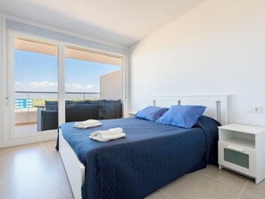 2 slaapkamers, een bureau, internet