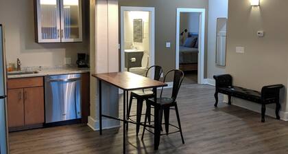 Spacious 2-bedroom, 2-bathroom Industrial Style Loft Apartment. Village locale!