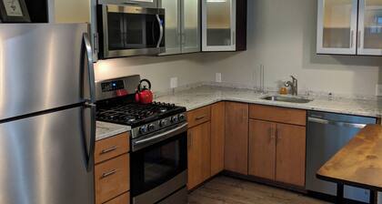 Spacious 2-bedroom, 2-bathroom Industrial Style Loft Apartment. Village locale!