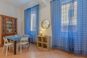Dining - GuestHost - Comfortable apartment that accommodates up to 4 people, with two bedrooms and a bathroom. The flat is located in the very central district of Santo Stefano (ZTL), near the University and the Sant'Orsola hospital. It is located a few steps fro (Bologna)