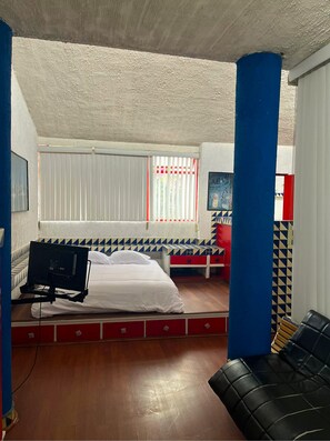 Deluxe Double Room, 1 Double Bed, Ensuite | Free WiFi, bed sheets - Casa Azul Apartments SLP - Inmotega (San Luis Potosi)