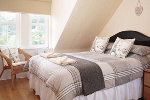 Classic Room, Multiple Beds | Free WiFi, bed sheets - The Corner House (Peebles)