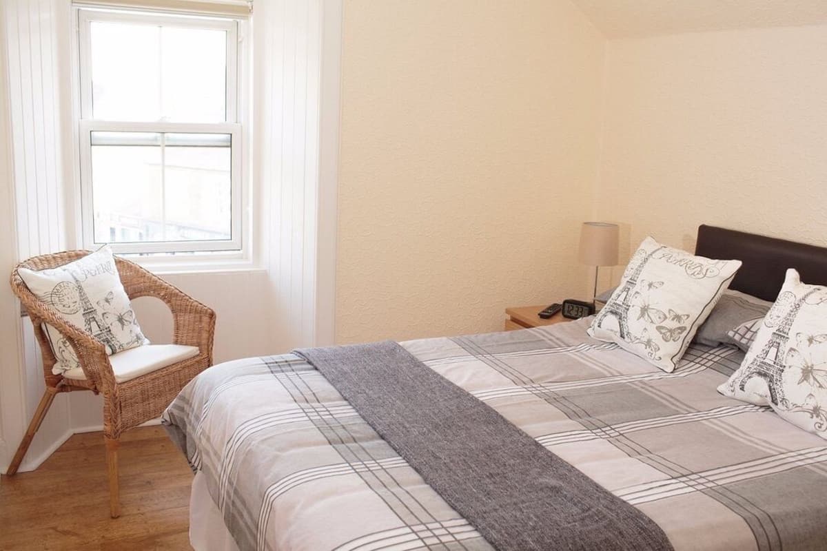 1 habitación, wifi gratis y ropa de cama