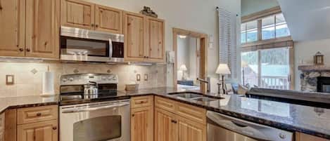 冷蔵庫、電子レンジ、コンロ