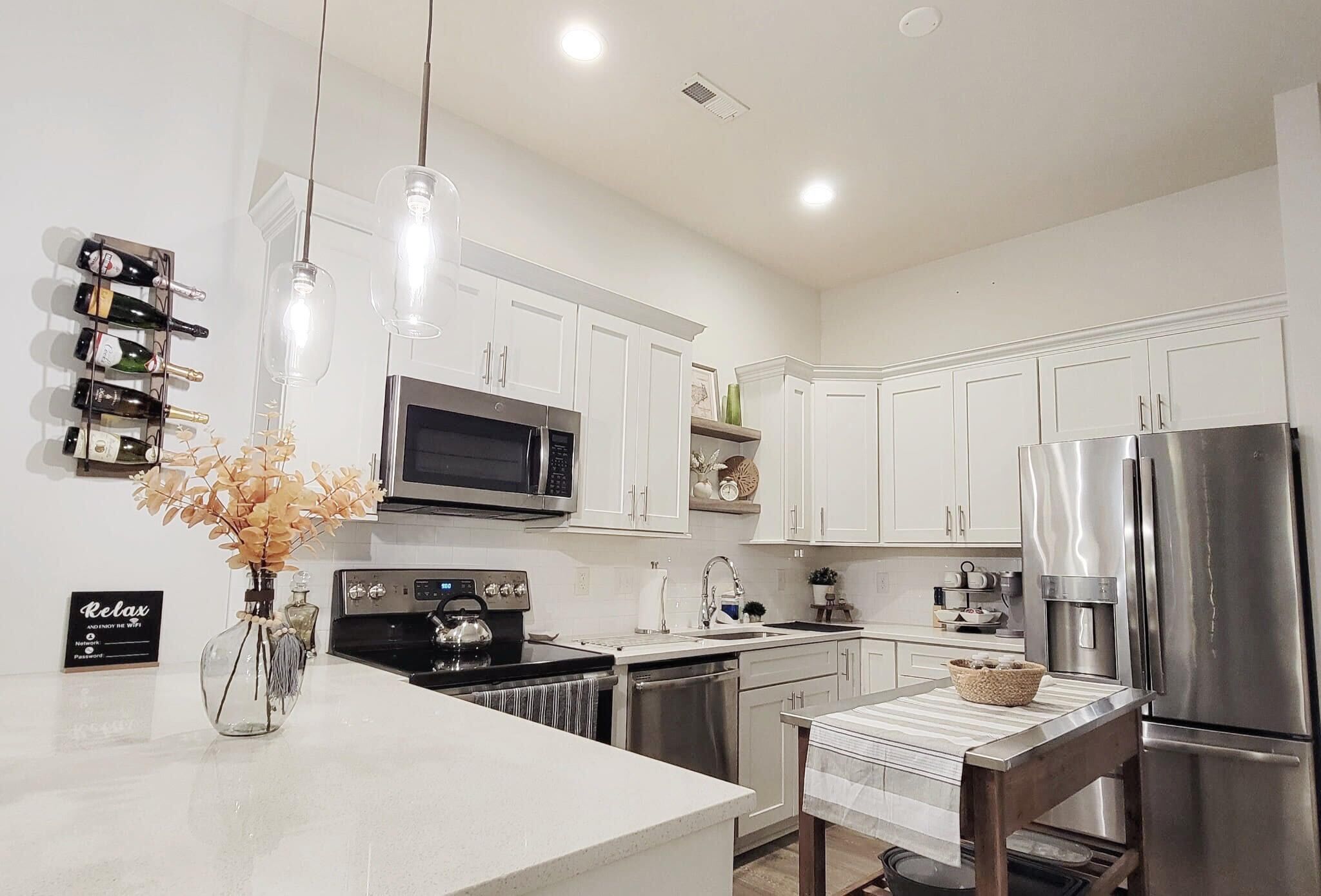 Microondas, horno, parrilla de estufa y lavavajillas 