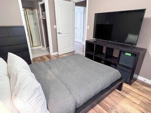 1 bedroom, travel cot, free WiFi, bed sheets