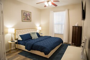 3 dormitorios, tabla de planchar con plancha, cuna de viaje y wifi