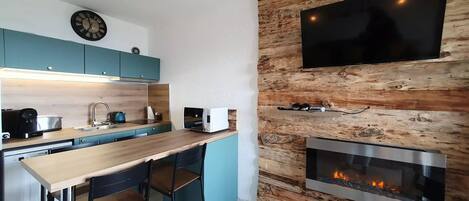 Fridge, microwave, dishwasher, electric kettle