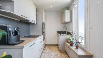 KylskÄp, mikrovÄgsugn, ugn och diskmaskin