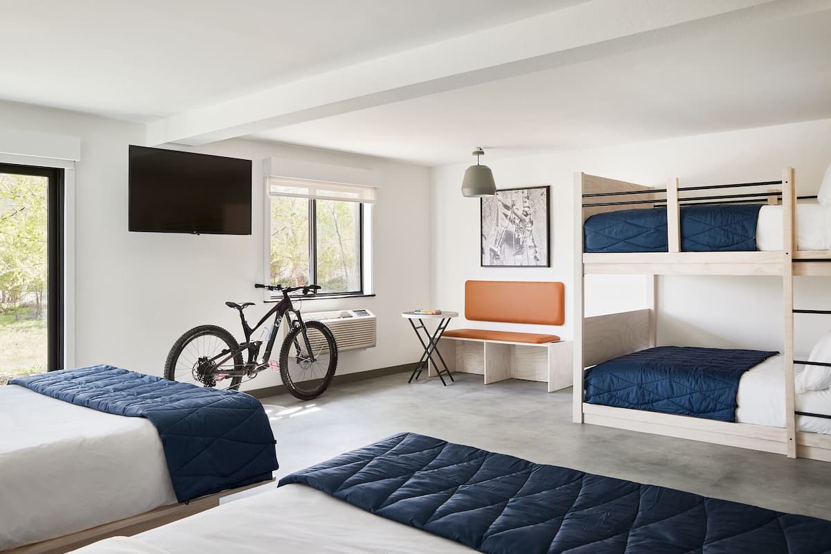 1 bedroom, in-room safe, blackout curtains, free WiFi