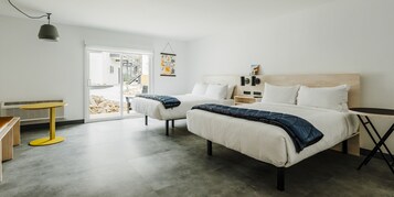 Double Room, 2 Queen Beds | Bathroom