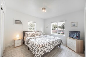 2 slaapkamers, een strijkplank/strijkijzer, wifi, beddengoed