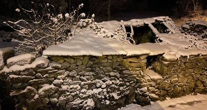 Casa Completa de 2 Pisos, com Cozinha em Open Space