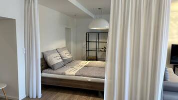 1 bedroom, desk, travel cot, WiFi