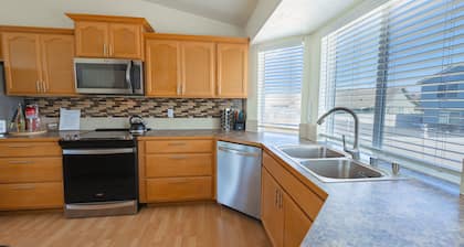 Family & Business: Fairchild AFB & Spokane Airport, #Golf, Casino, and Free WIFI