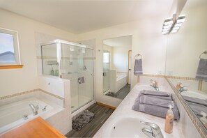 Doccia, asciugacapelli, bidet, asciugamani