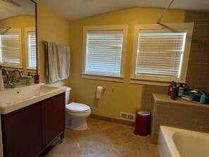 Dusche, Handtücher, Seife, Shampoo