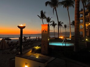 Property grounds - PENTHOUSE VIEWS! BradAndJoeyRentals Sunsets, beach & city lights (Nuevo Vallarta)