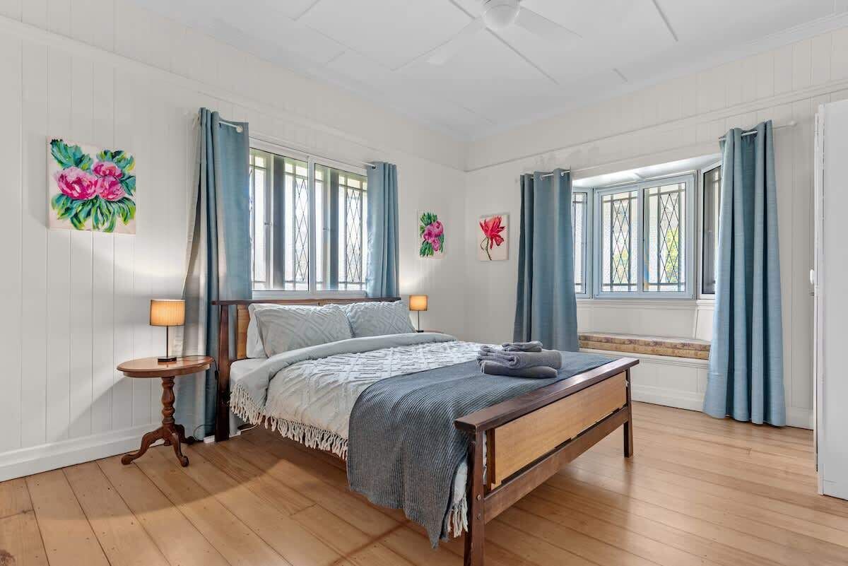2 bedrooms, iron/ironing board, travel cot, free WiFi