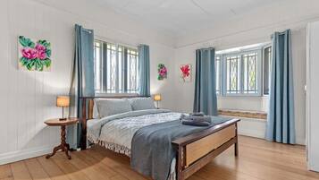 2 bedrooms, iron/ironing board, travel cot, free WiFi