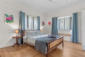 2 bedrooms, desk, iron/ironing board, travel cot