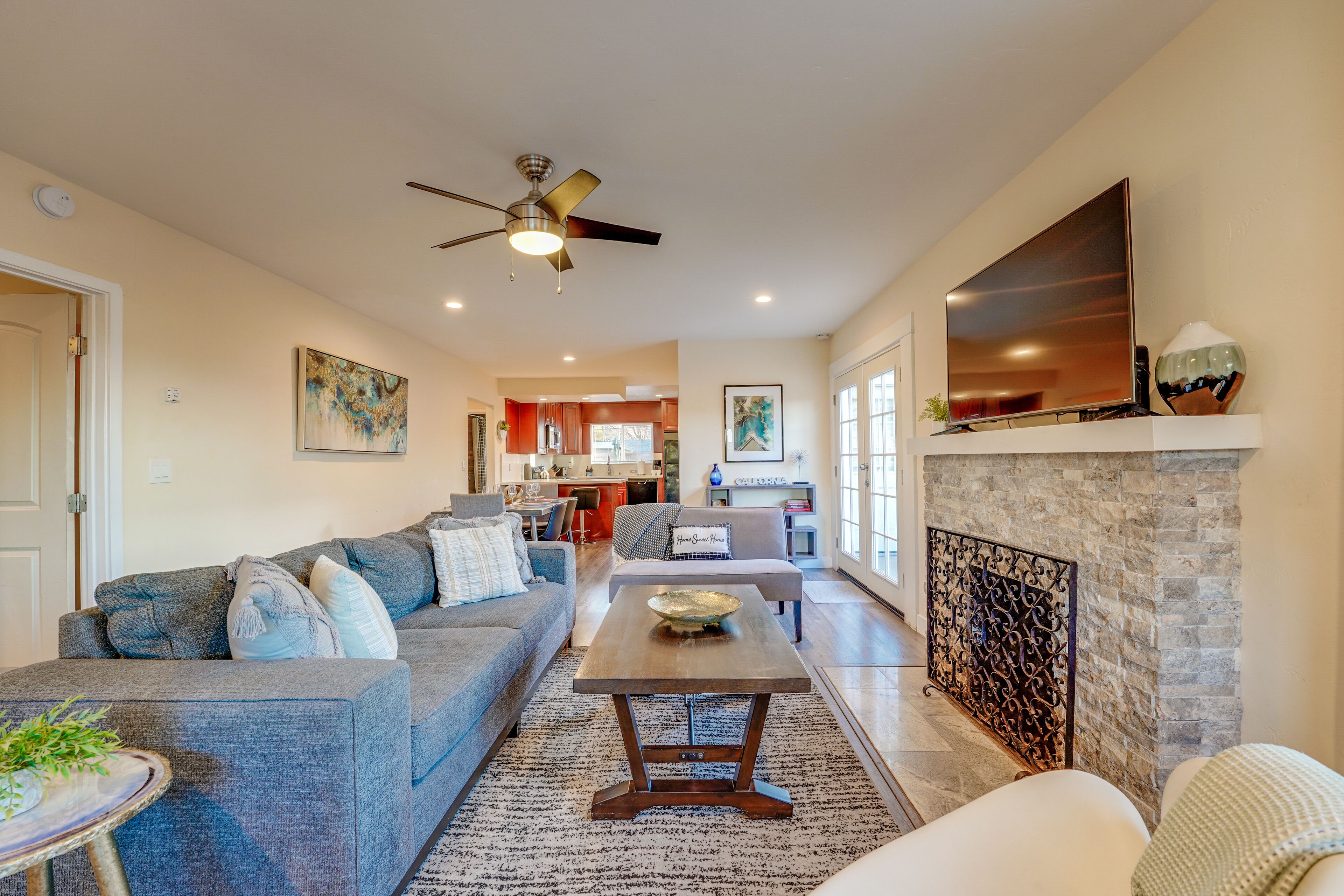 La Jolla Oasis - Pet Friendly, Large Backyard, Walk2Beach & Location-