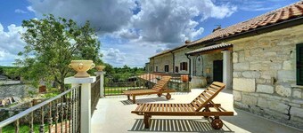 Villa with pool and volleyball court