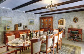 Dining - Villa with pool and volleyball court (Barban)