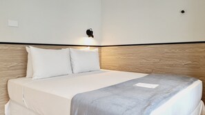 Schreibtisch, kostenloses WLAN, Bettwäsche
