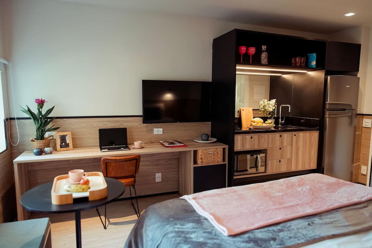 Bureau, Wi-Fi gratuit, draps fournis