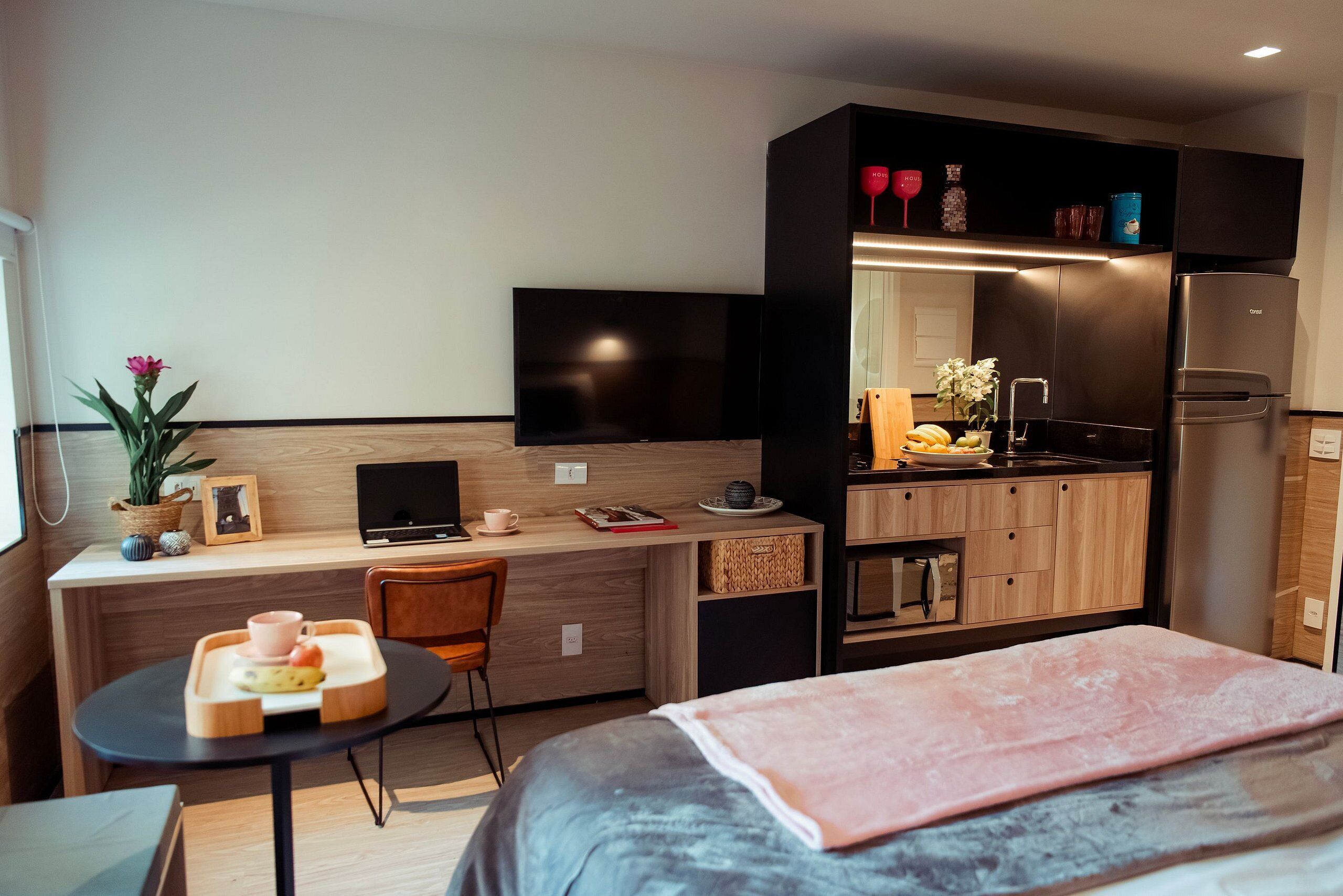 Desk, free WiFi, bed sheets