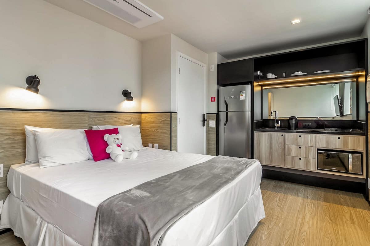 Bureau, Wi-Fi gratuit, draps fournis