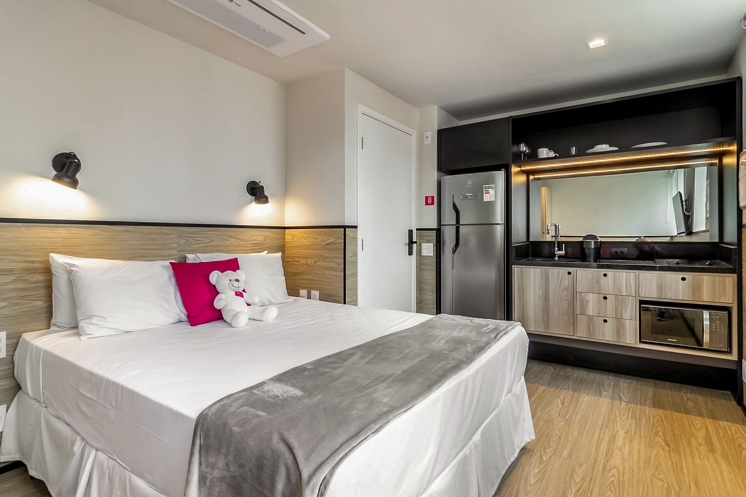 Bureau, Wi-Fi gratuit, draps fournis