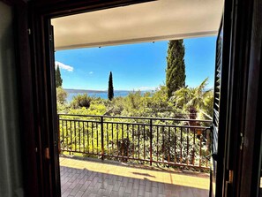 Interior - Holiday apartment with three bedrooms and sea views (Crikvenica)