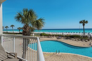 Pool - Silver Beach Towers 106E: Luxury Gulf-Front Penthouse with Pool Access (Destin)