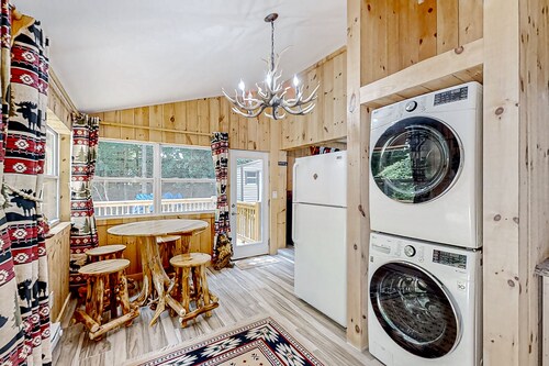 The Little Dude Cabin | Rustic cabin in Franklin with water & wildlife views