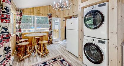 The Little Dude Cabin | Rustic cabin in Franklin with water & wildlife views