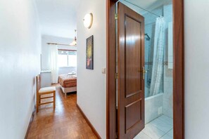 2 Schlafzimmer, Bügeleisen/Bügelbrett, Internetzugang, Bettwäsche