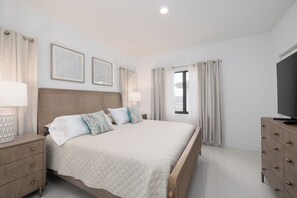 4 bedrooms, iron/ironing board, bed sheets - Casa Serenity - 4BR Homes for big families - Near Florida Keys! (Florida City)