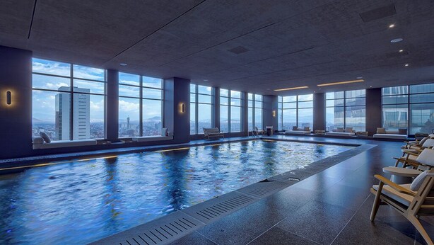 Una piscina techada