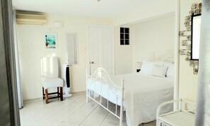 1 chambre, bureau, fer et planche à repasser, Wi-Fi gratuit