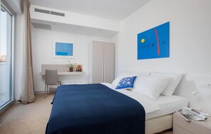 4 bedrooms, travel cot, free WiFi, bed sheets