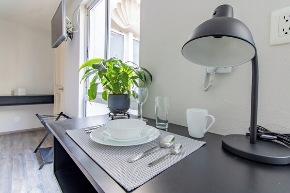 Premium Studio | Dining room